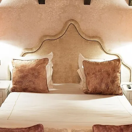 Szálloda Le Castel 3*