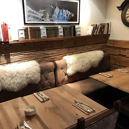 Le Castel Отель 3*