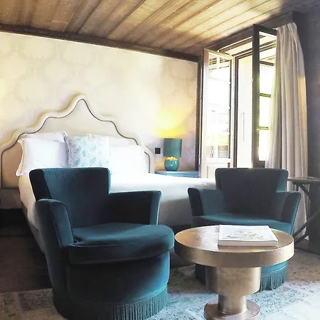Le Castel Hotel