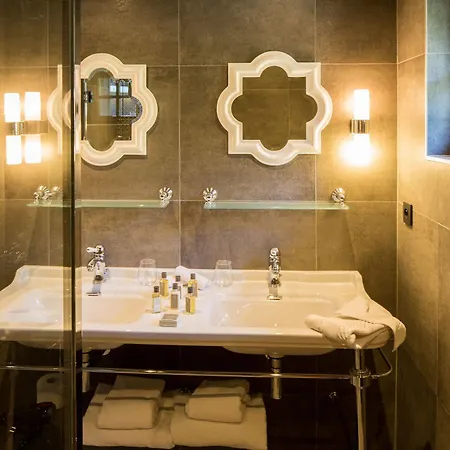 Отель Le Castel 3*