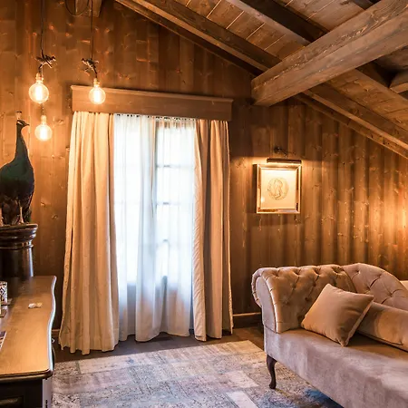 Le Castel Отель