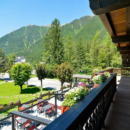 Le Castel Отель 3*